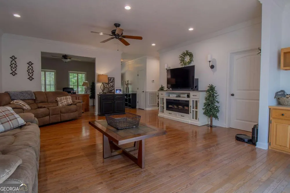 141 Chambers MTN Mineral Bluff, GA 30559