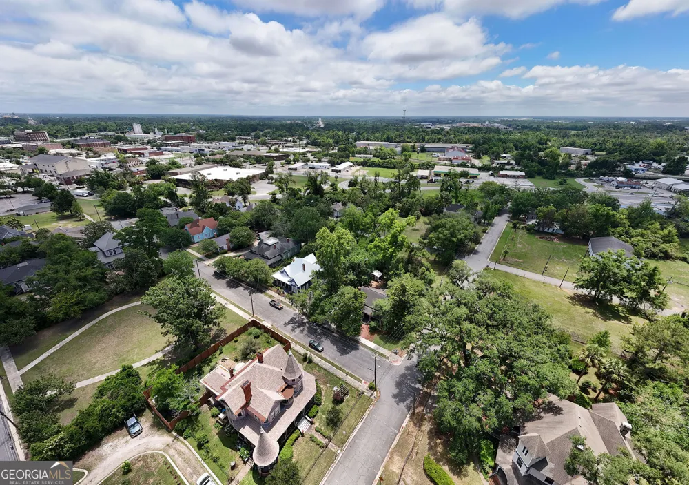 417 Central PL Valdosta, GA 31601