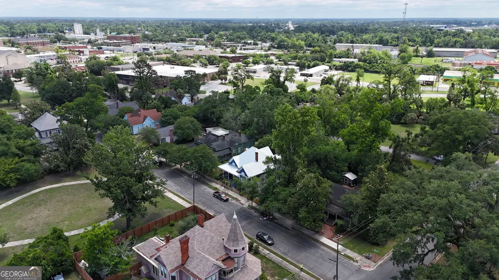 417 Central PL Valdosta, GA 31601