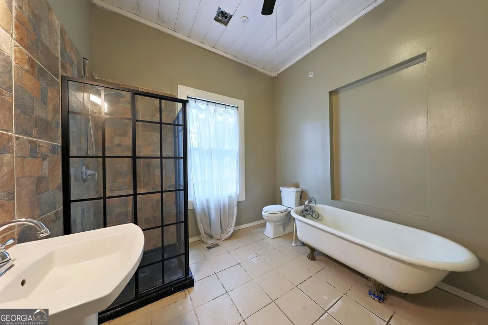 417 Central PL Valdosta, GA 31601