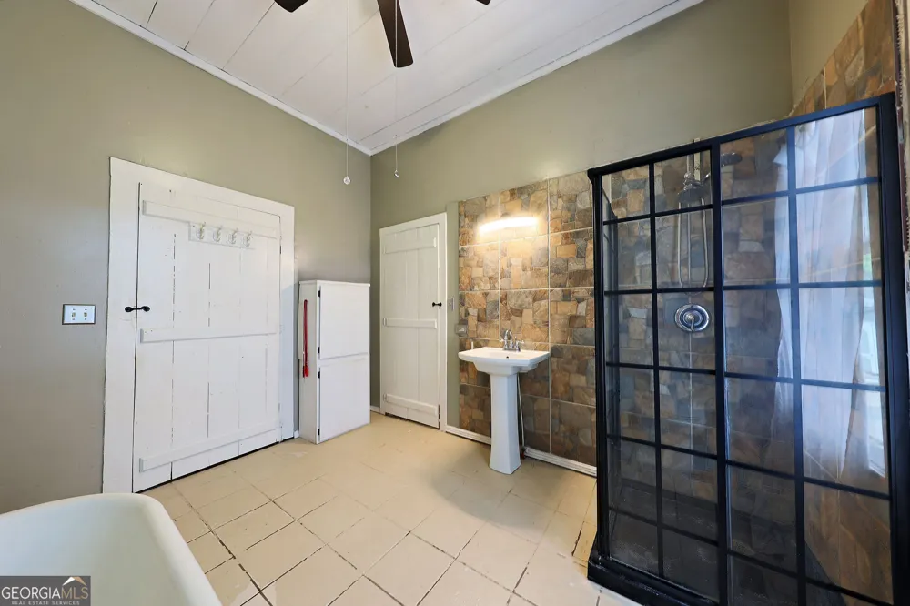 417 Central PL Valdosta, GA 31601