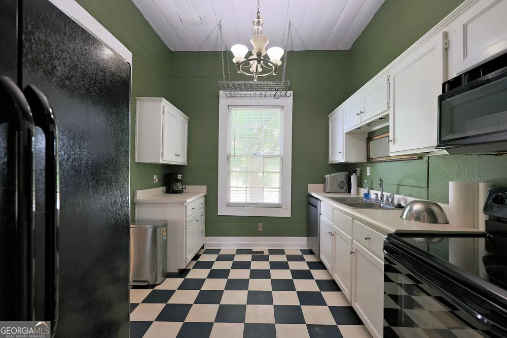 417 Central PL Valdosta, GA 31601