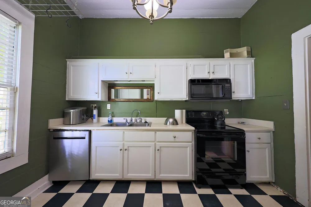 417 Central PL Valdosta, GA 31601