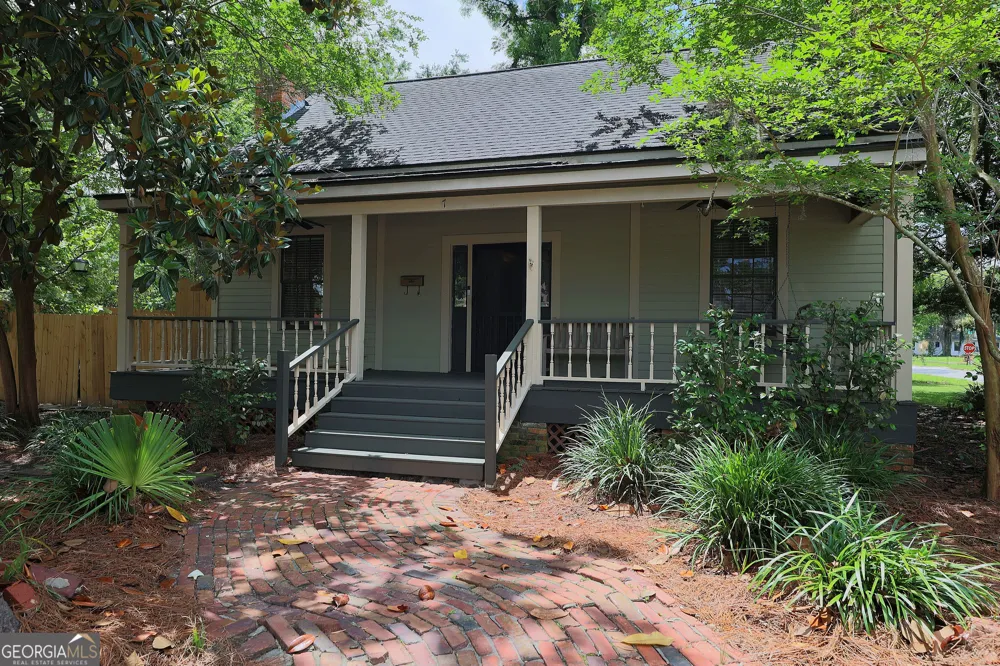 417 Central PL Valdosta, GA 31601