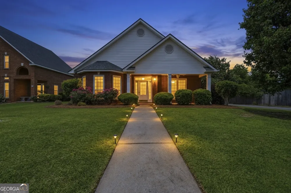 100 Jamestown CT Centerville, GA 31028