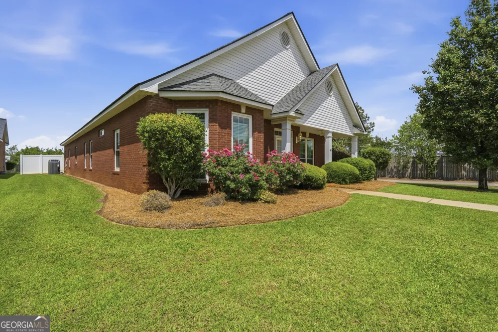 100 Jamestown CT Centerville, GA 31028