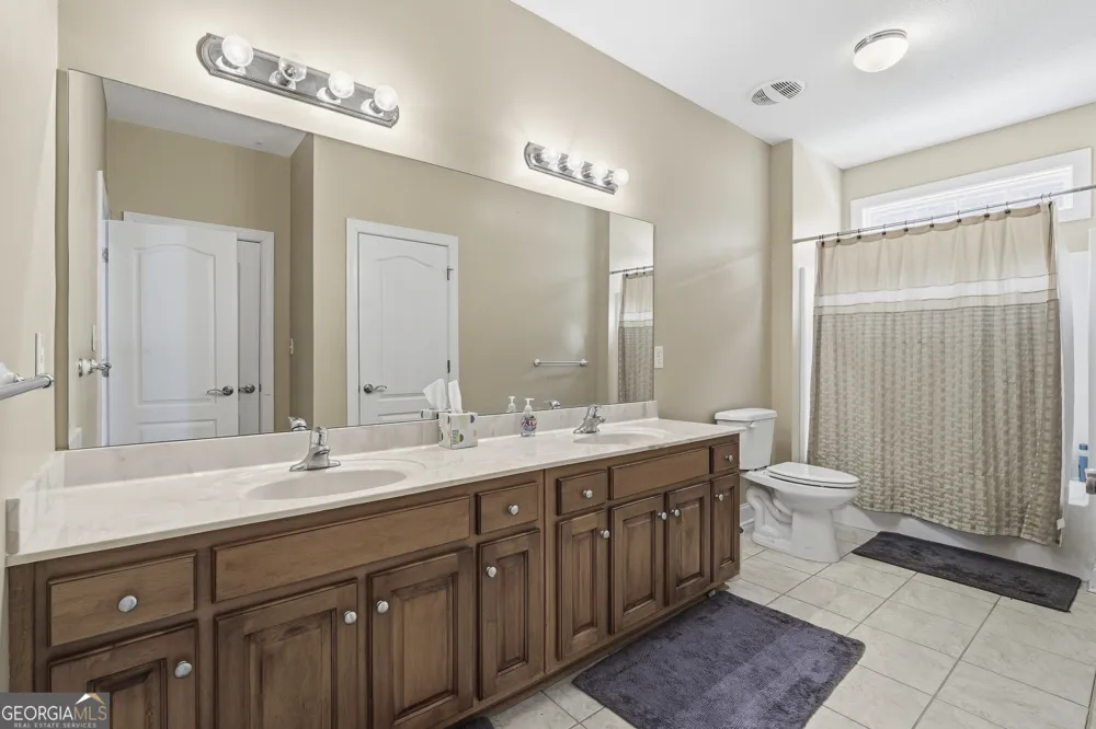 100 Jamestown CT Centerville, GA 31028