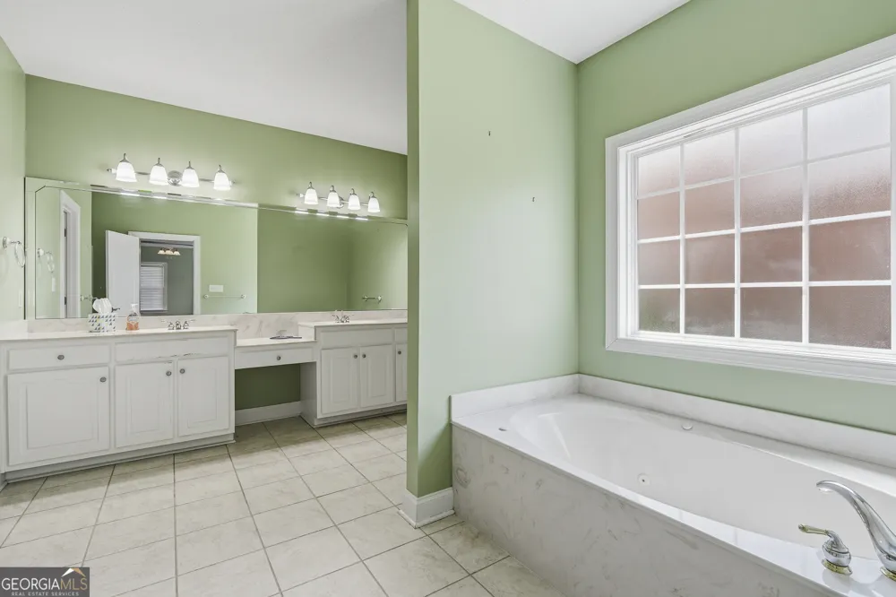 100 Jamestown CT Centerville, GA 31028