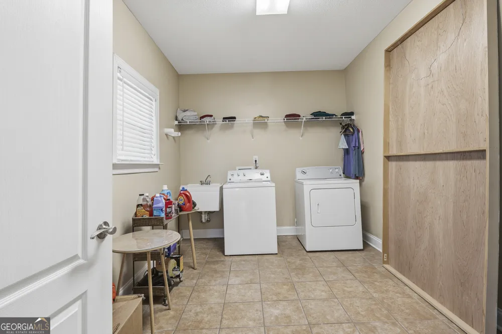 100 Jamestown CT Centerville, GA 31028