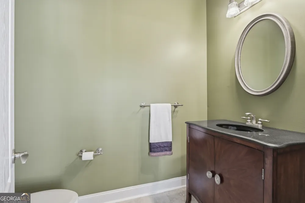 100 Jamestown CT Centerville, GA 31028