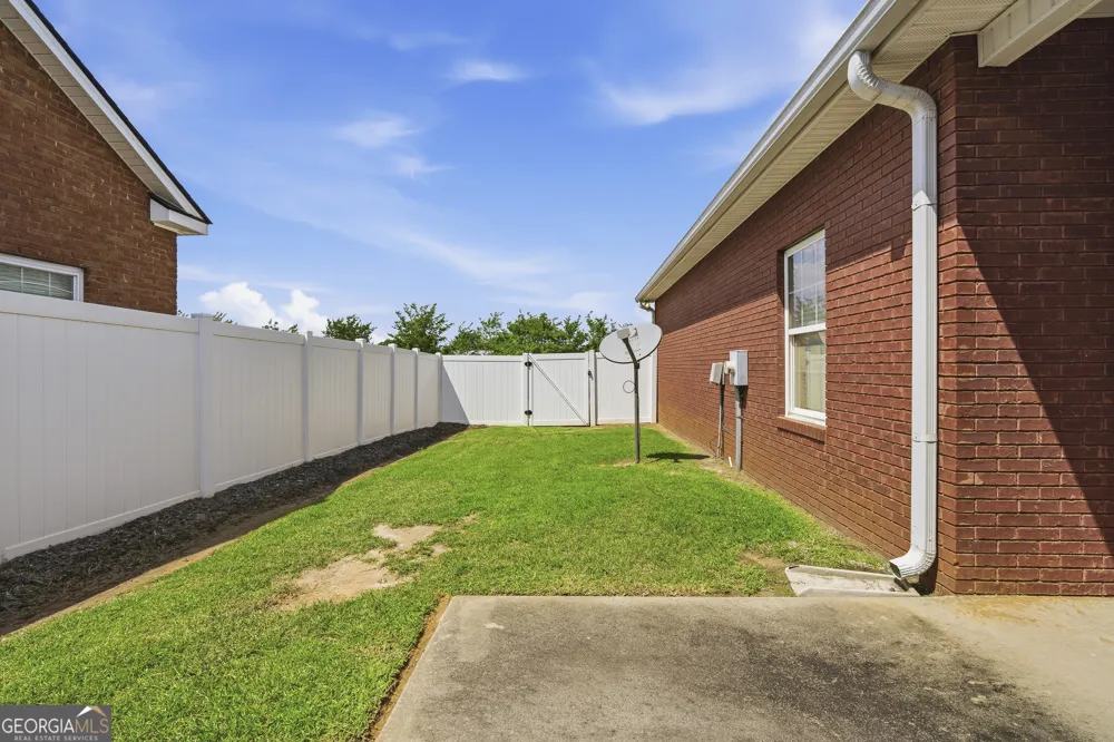 100 Jamestown CT Centerville, GA 31028