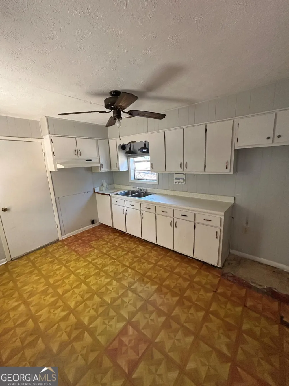 2645 E Elm ST Wrightsville, GA 31096