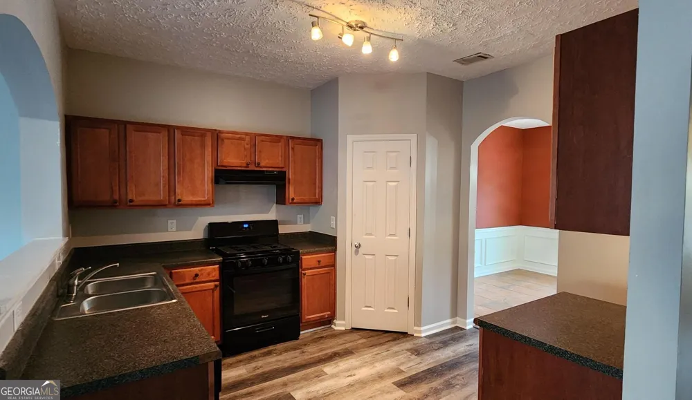 4128 Flat TRL Union City, GA 30291