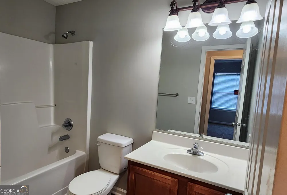 4128 Flat TRL Union City, GA 30291