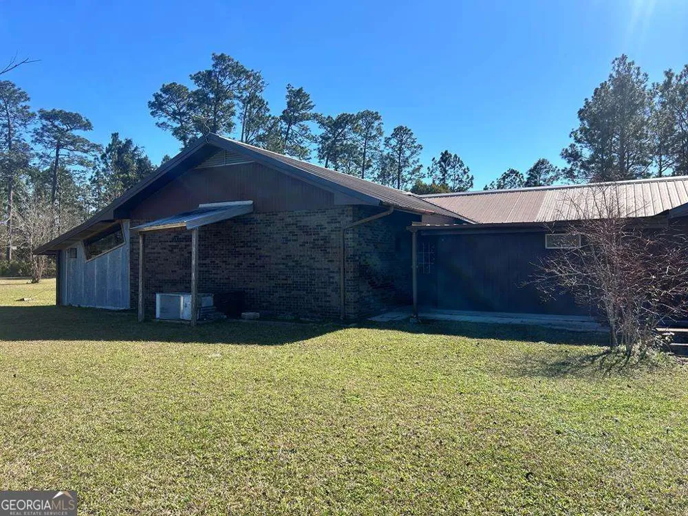 1348 S Us Hwy 1 Alma, GA 31510