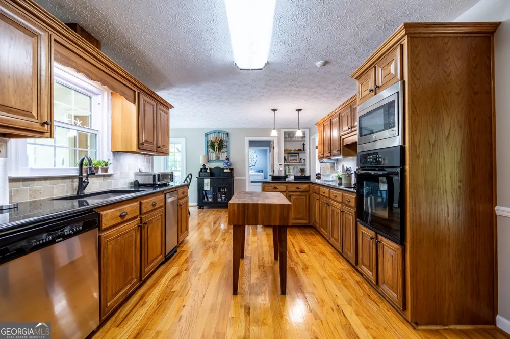 131 Hine RD SE Rome, GA 30161