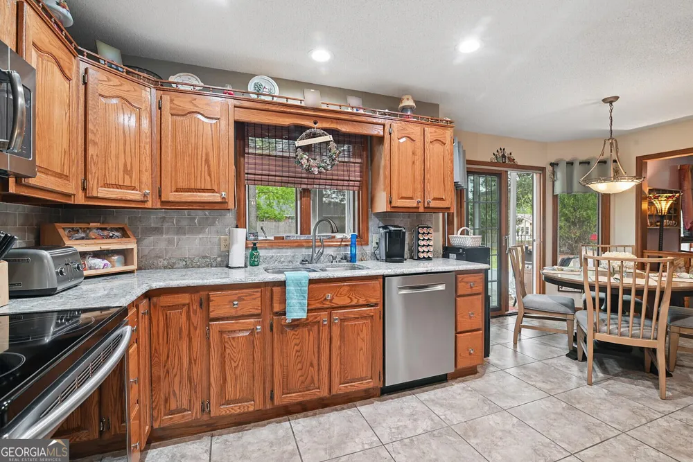 3101 Ash DR Waycross, GA 31501