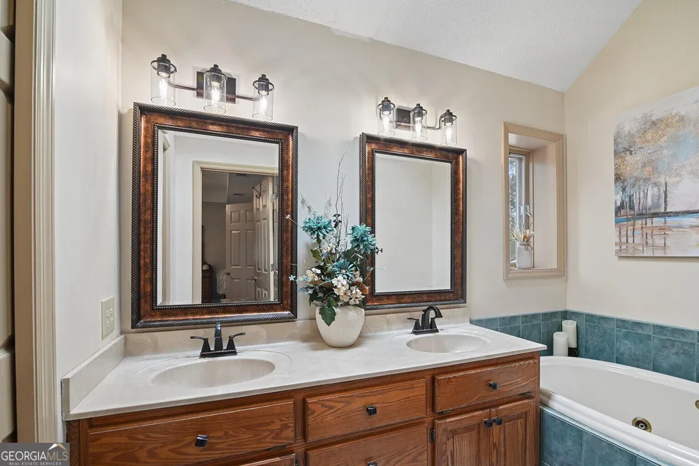 3101 Ash DR Waycross, GA 31501