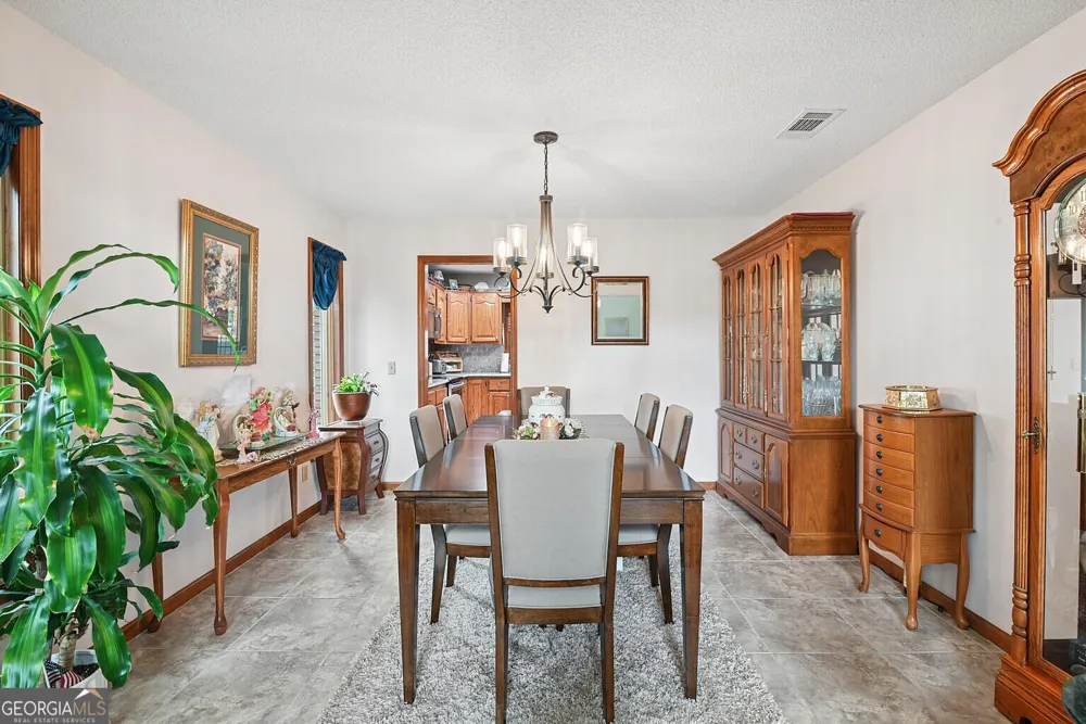 3101 Ash DR Waycross, GA 31501