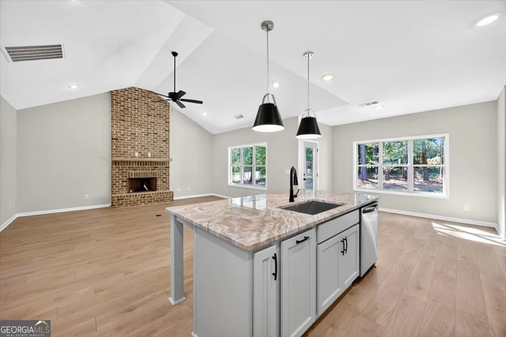 205 Barnett LN Thomaston, GA 30286