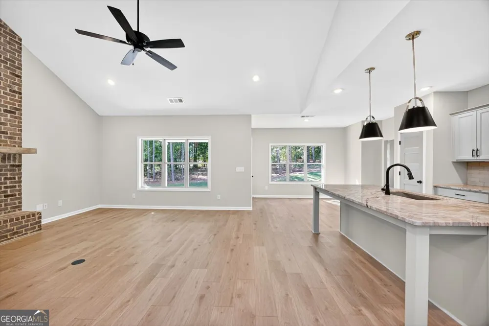 205 Barnett LN Thomaston, GA 30286