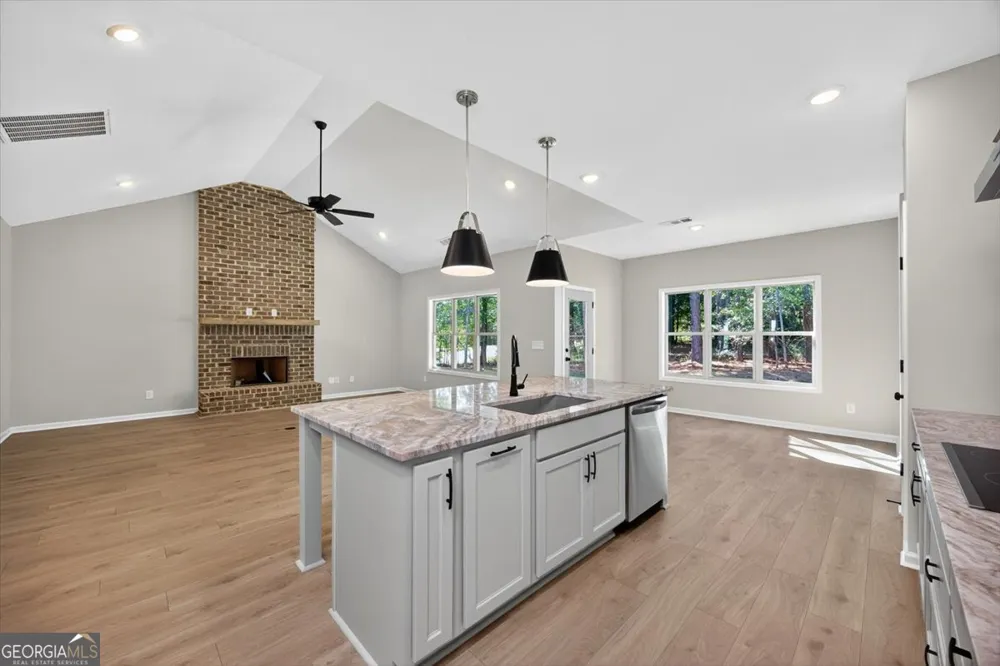 205 Barnett LN Thomaston, GA 30286