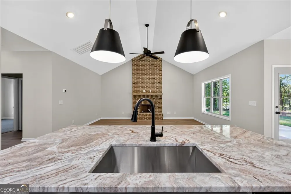 205 Barnett LN Thomaston, GA 30286