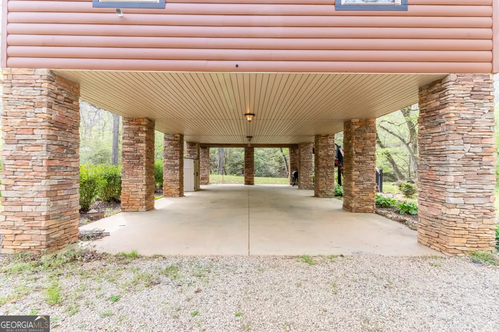 597 Meadow Brook LN Royston, GA 30662