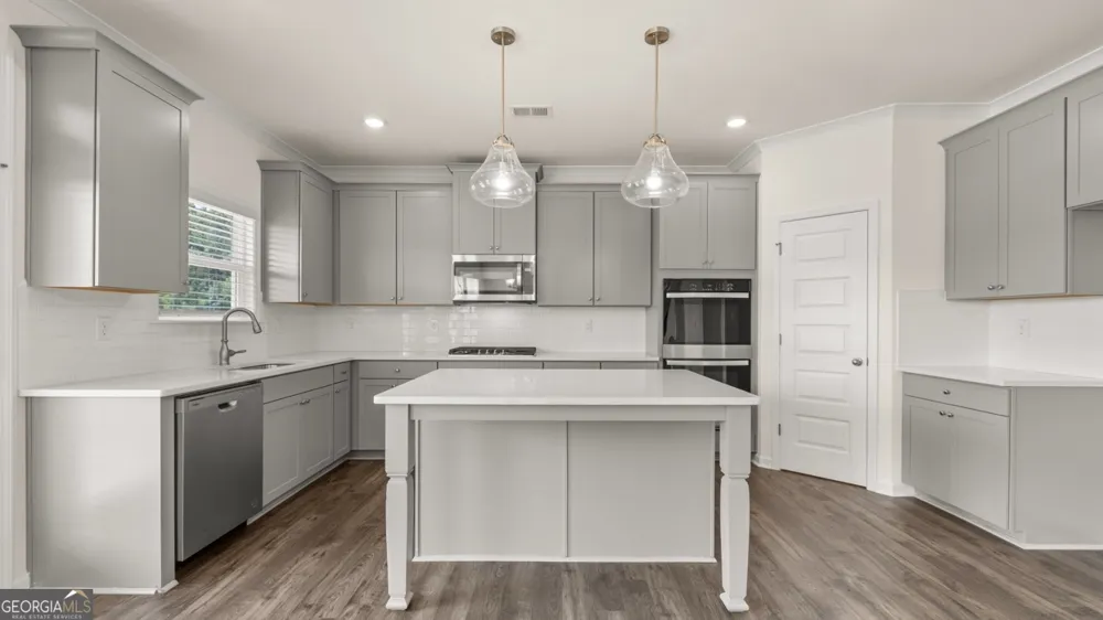 1787 Goodwin DR Hampton, GA 30228