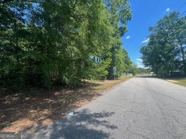 520 E Church ST Sandersville, GA 31082
