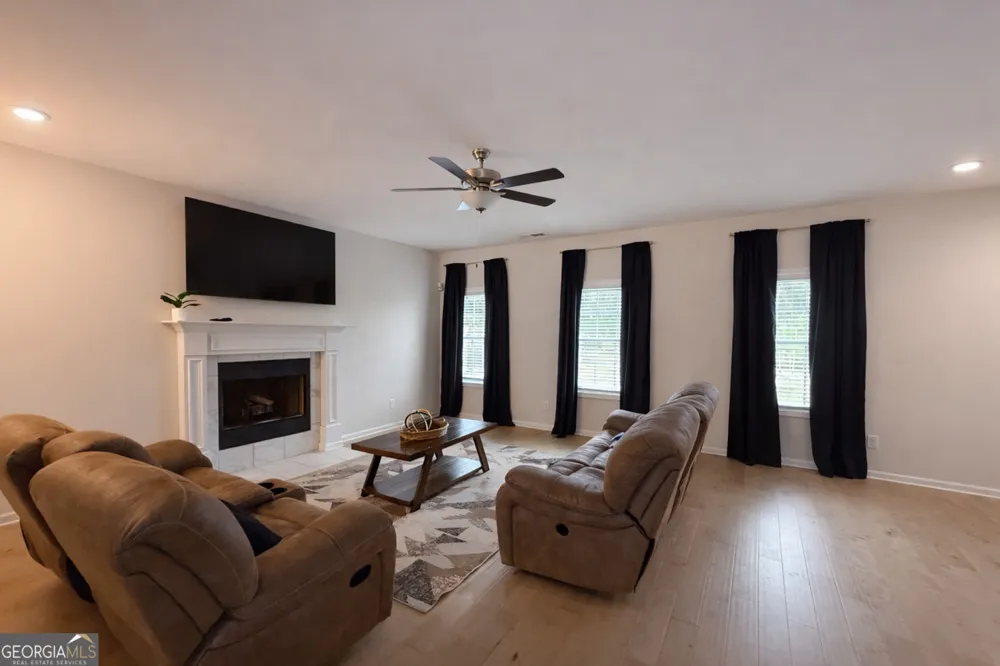 4355 Cornwall DR Forsyth, GA 31029
