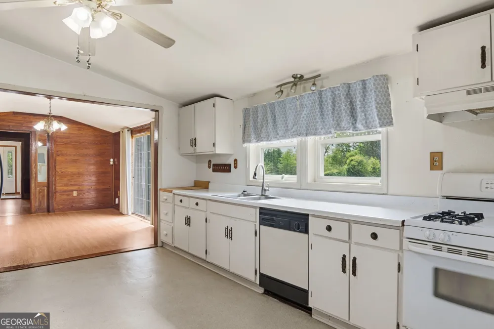 2010 Page RD Harrison, GA 31035