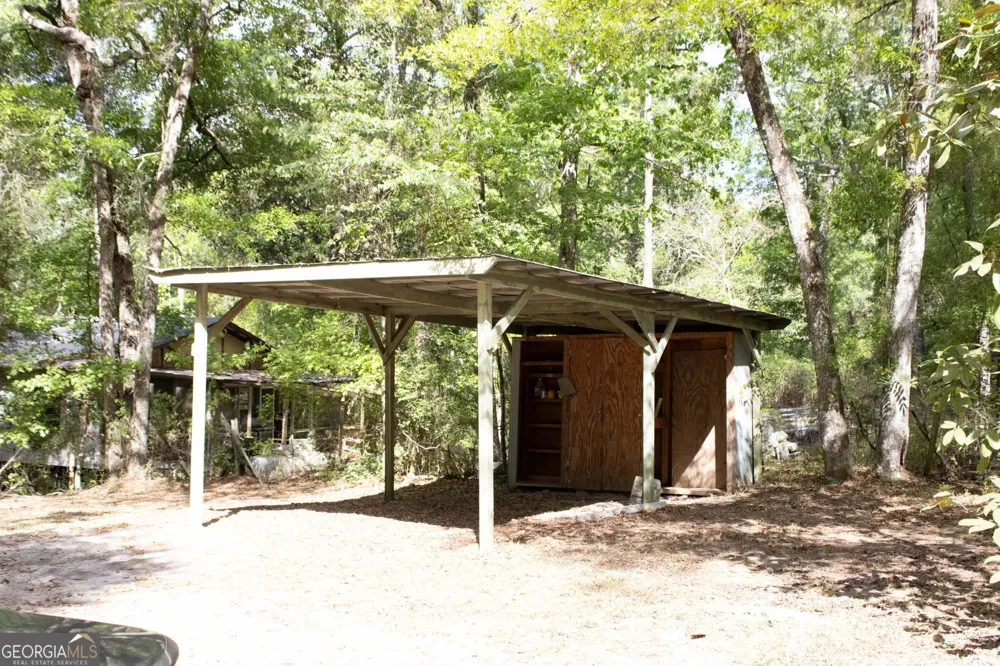 287 Shady Bluff LN Waynesville, GA 31566