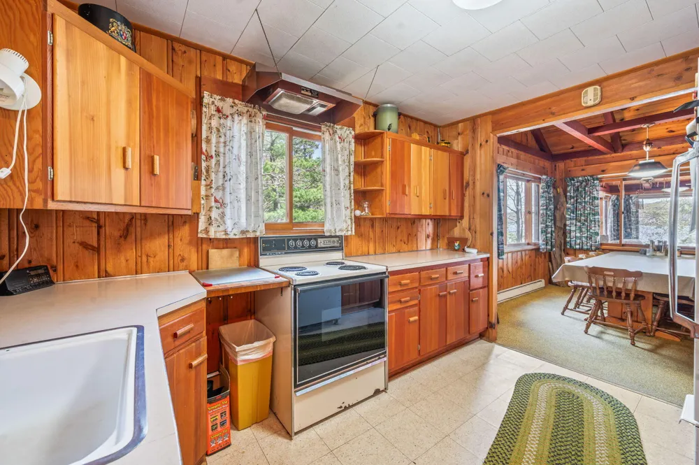 5717 W Pleasant Hill Road Free Soil, MI 49411