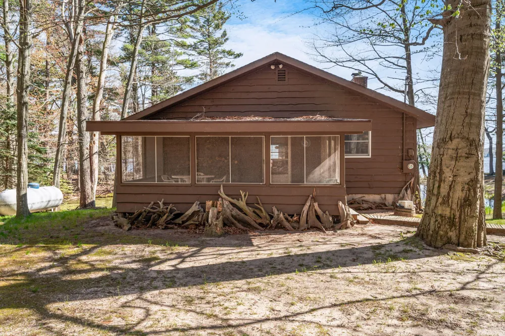 5717 W Pleasant Hill Road Free Soil, MI 49411