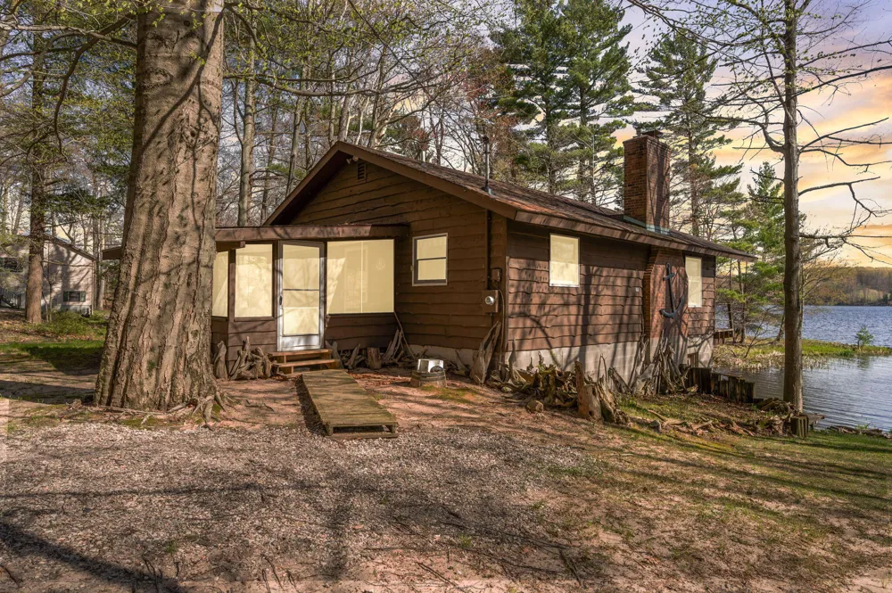 5717 W Pleasant Hill Road Free Soil, MI 49411