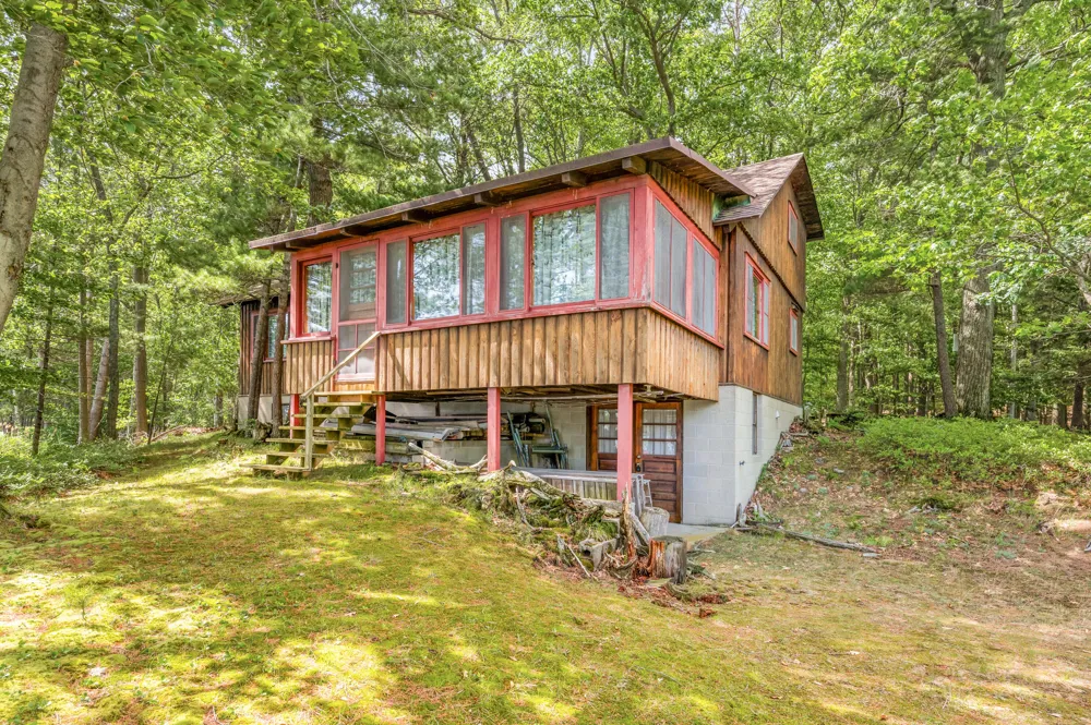 5717 W Pleasant Hill Road Free Soil, MI 49411