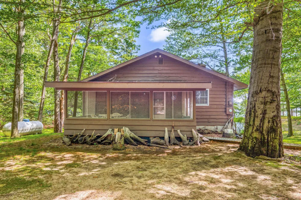 5717 W Pleasant Hill Road Free Soil, MI 49411