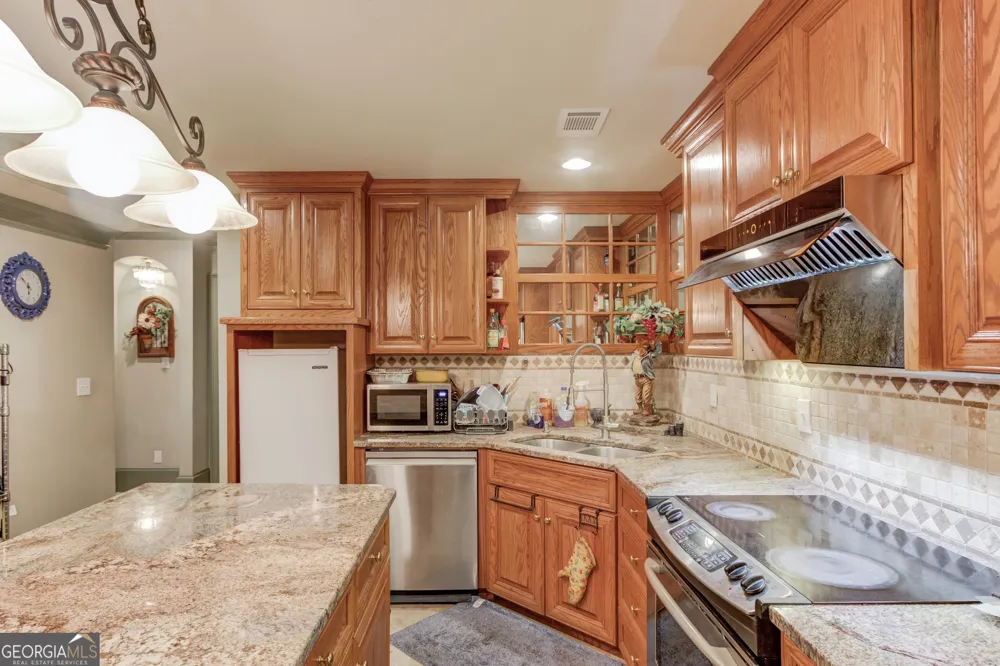 2043 Burgundy DR Braselton, GA 30517