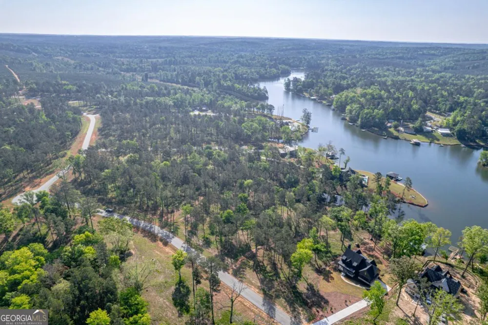 203 Falls LN Milledgeville, GA 31061