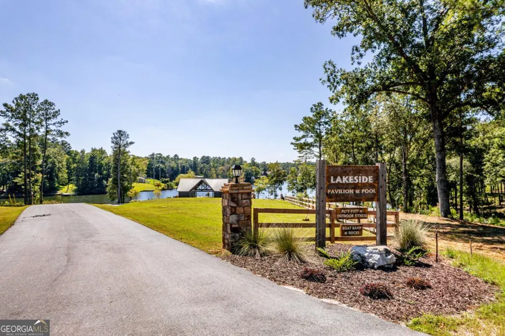 203 Falls LN Milledgeville, GA 31061