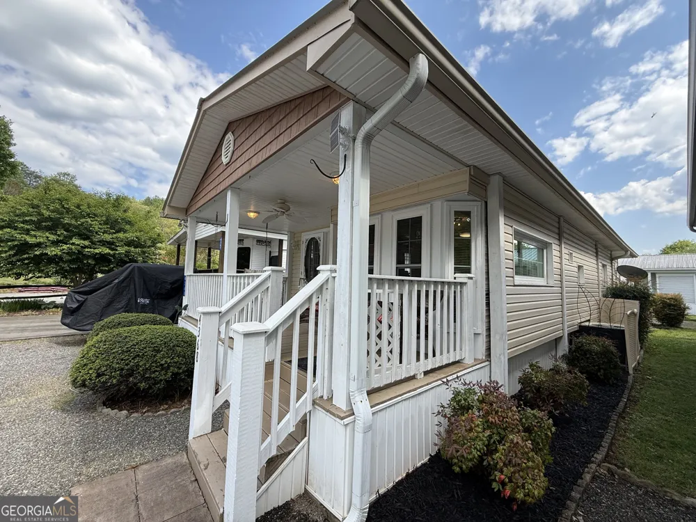 4368 Riverbank RUN Hiawassee, GA 30546