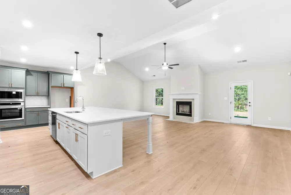431 Old Rumble RD Forsyth, GA 31029