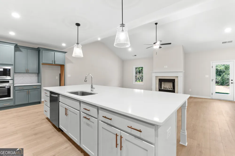 431 Old Rumble RD Forsyth, GA 31029