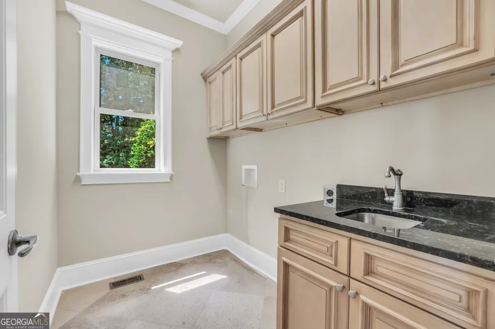 115 Forest Overlook DR Forsyth, GA 31029
