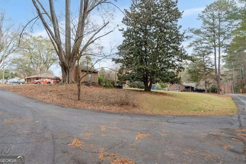 4120 South Lake Shore DR Acworth, GA 30101