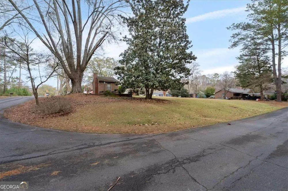 4120 South Lake Shore DR Acworth, GA 30101