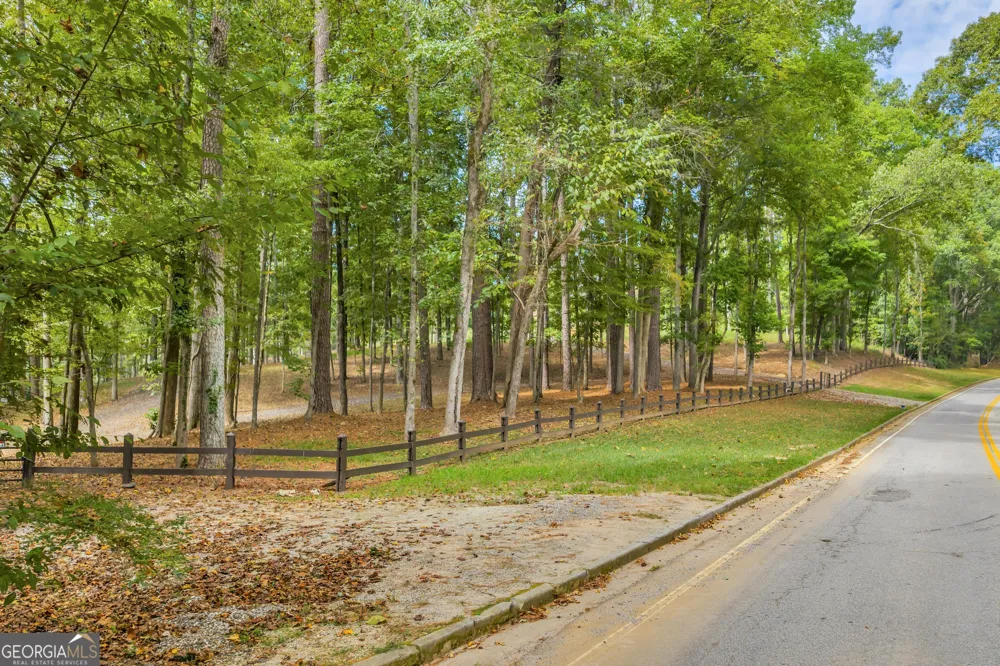 1542 Silver Hill RD Stone Mountain, GA 30087