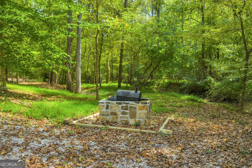 1542 Silver Hill RD Stone Mountain, GA 30087