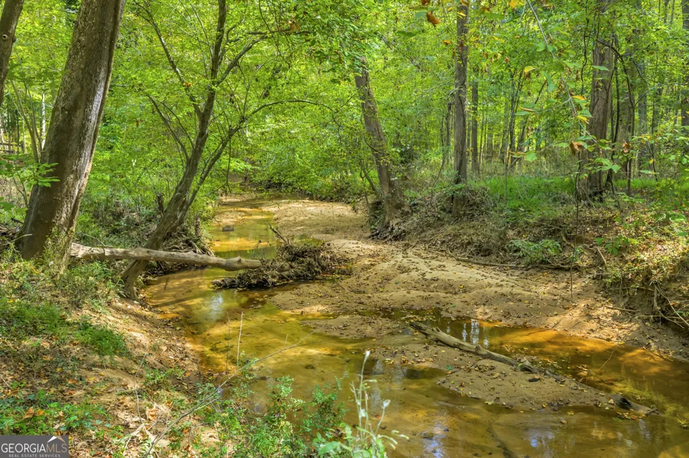 1542 Silver Hill RD Stone Mountain, GA 30087